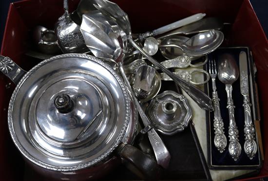 A Victorian matched silver christening trio, two silver fruit knives and a quantity of plated items.
